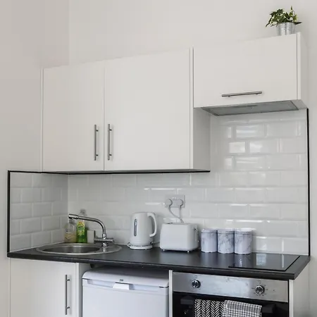 203, The Kove, West Hill Road-2